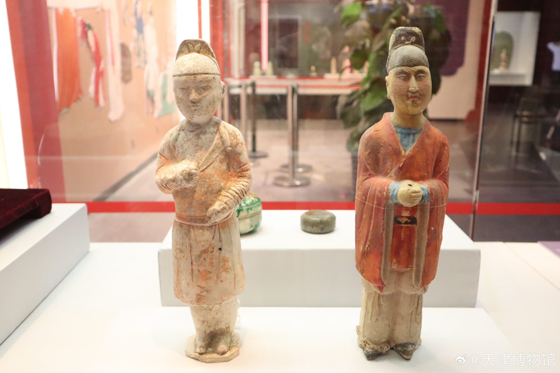 【#在博物馆看长安三万里#[心]】  唐代男子服饰一般可分为祭服,朝服