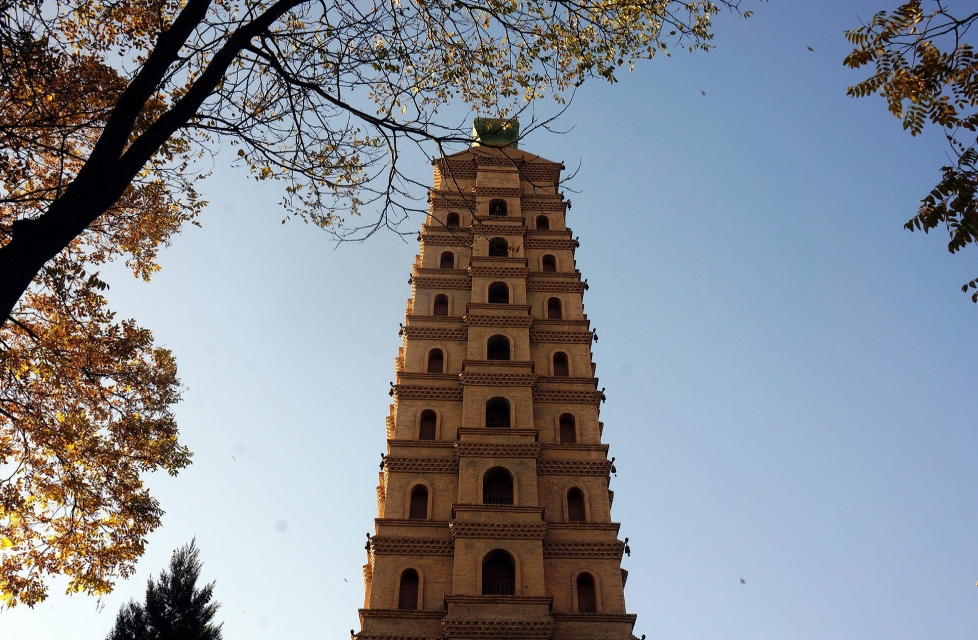 一路银川,夕阳古刹海宝寺 海宝塔寺,于银川老城北郊,当地人称之为"