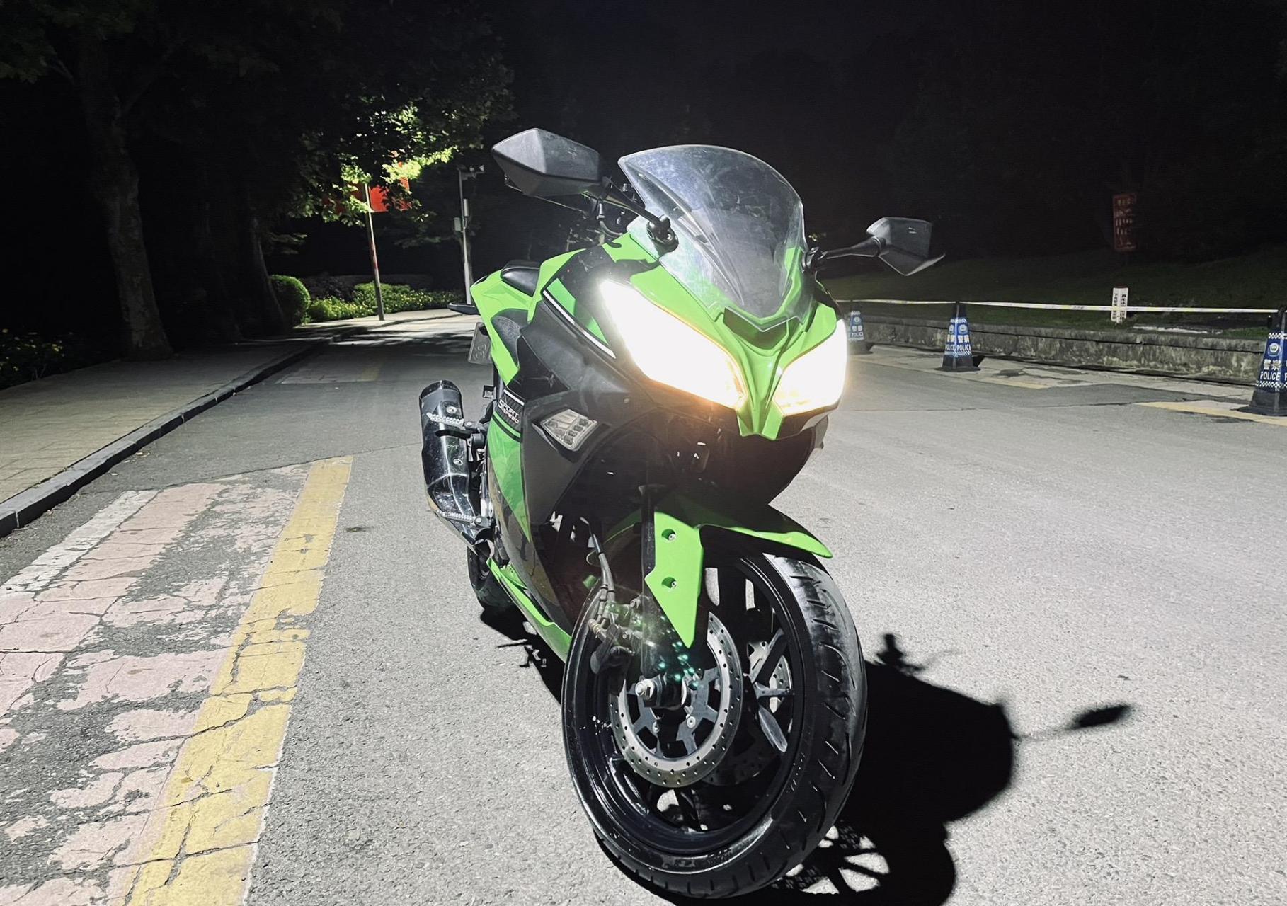 18年金翌小忍者200cc 地库长大的车子 2700公里 车子稳定 好骑 提速快