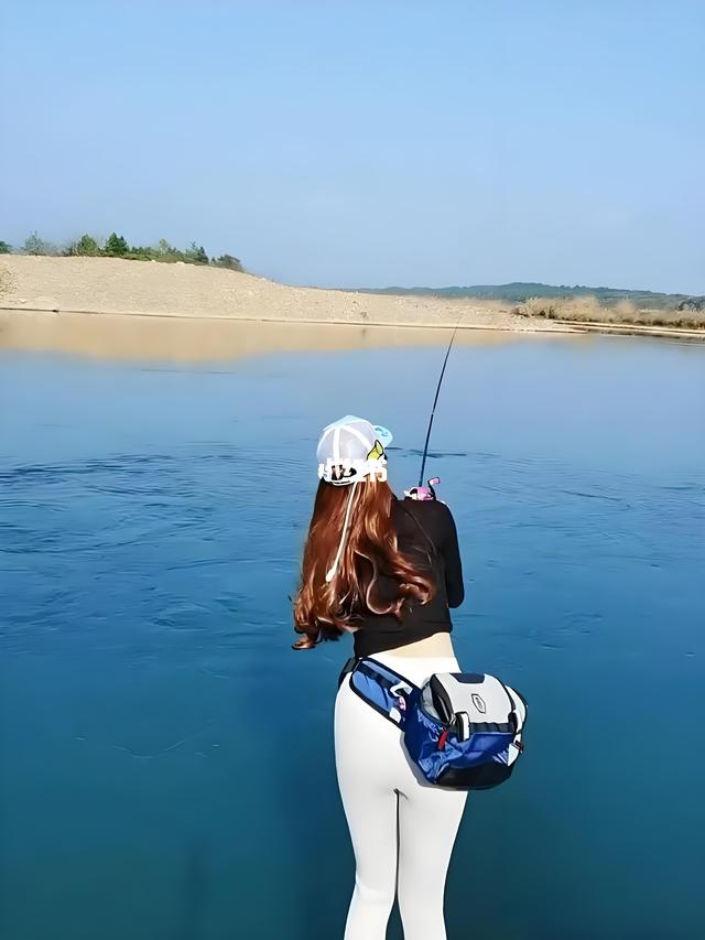 去有风的地方钓鱼钓鱼擦边一个人走钓