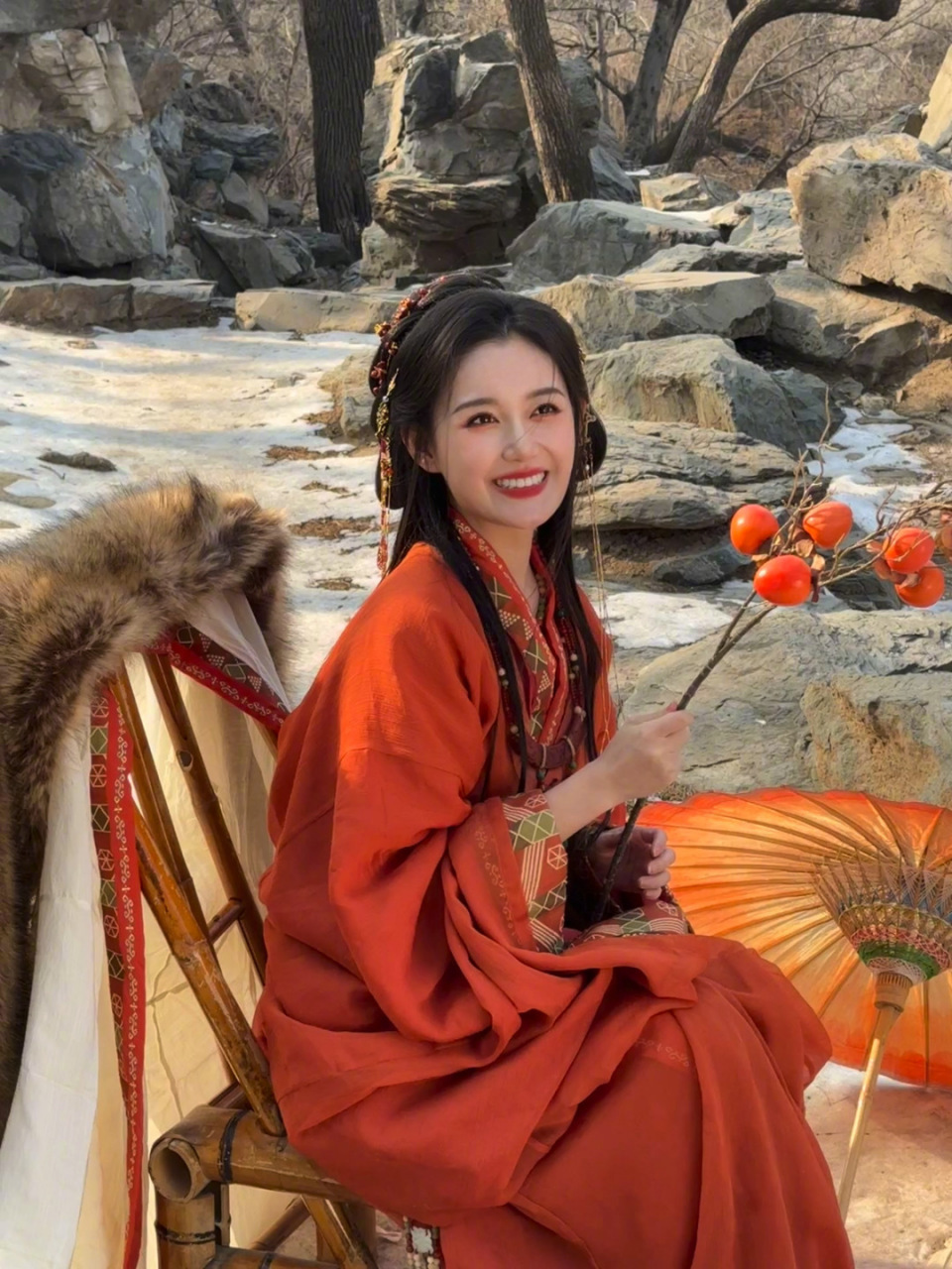 蒋依依,红衣古风少女