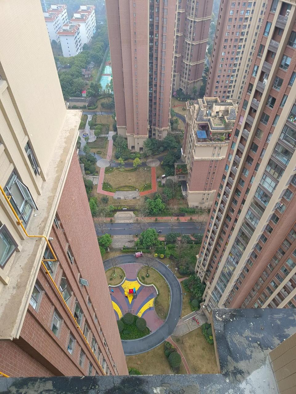 93作为成都温江最大的小区---鹭湖宫,那90环境也是嘎嘎好,我是很