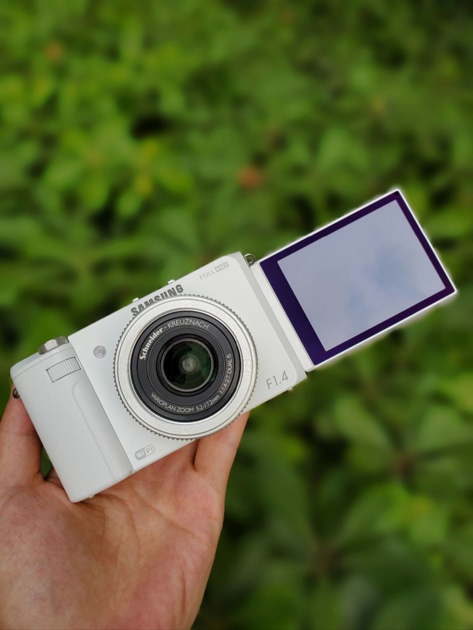 91:三星ex2f 	 咱就是说,能wifi传照片 翻转屏能自拍 白色机身=