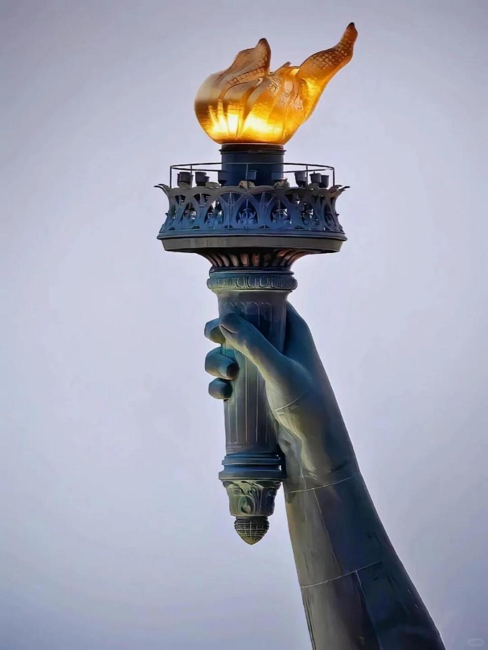 简笔画|自由女神像 自由女神像(法语:statue de la liberté,英语