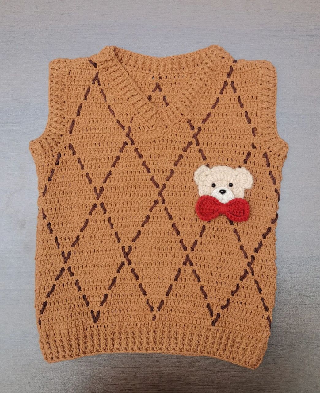 儿童钩针毛衣背心(附图解) 原图解是6个菱形格,对于我家孩子太大了,我