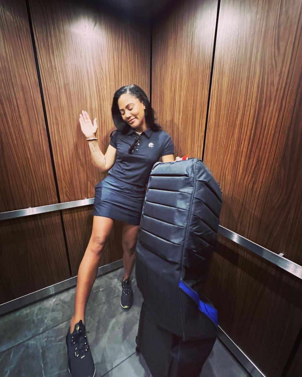 p6应该是傻库特意找角度给老婆拍照吧 好戳 #库里