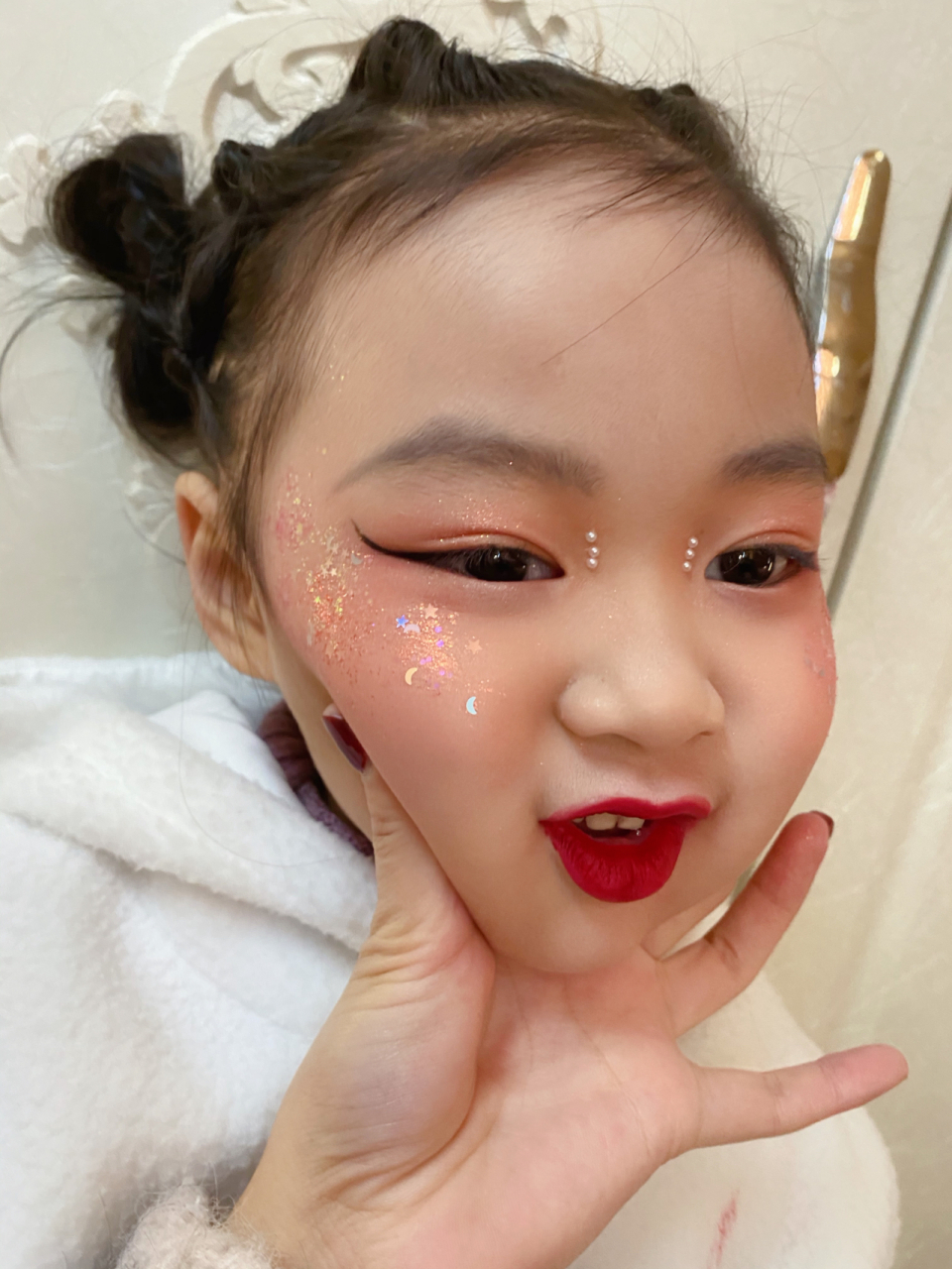 六一儿童节宝宝舞台妆分享 元旦快乐,宝宝幼儿园第一次表演,自己在家