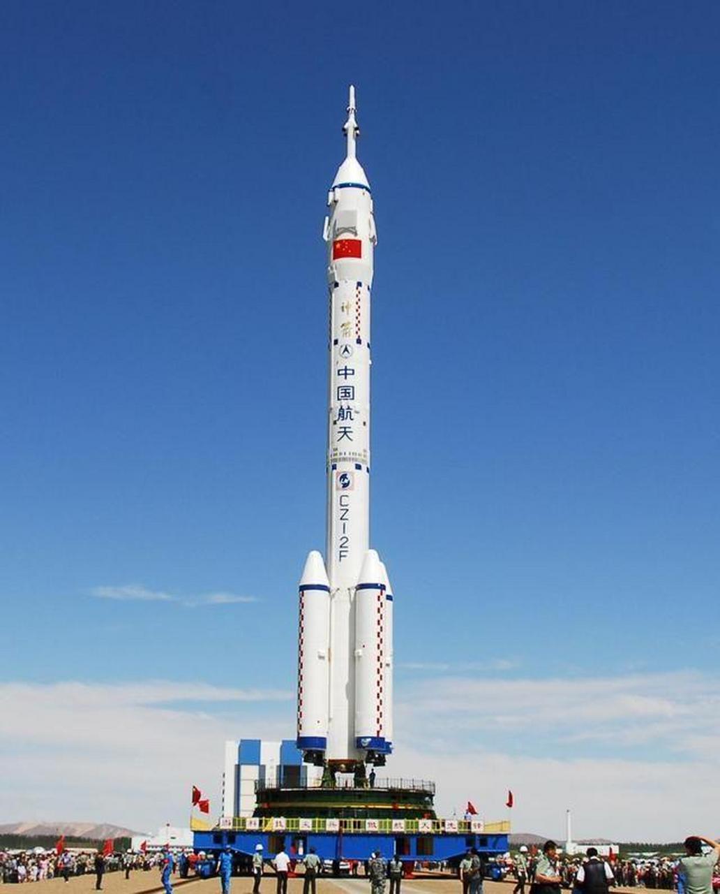 神舟十六号航天员公布,36岁的北航教授桂海潮将成为我国首个非专业