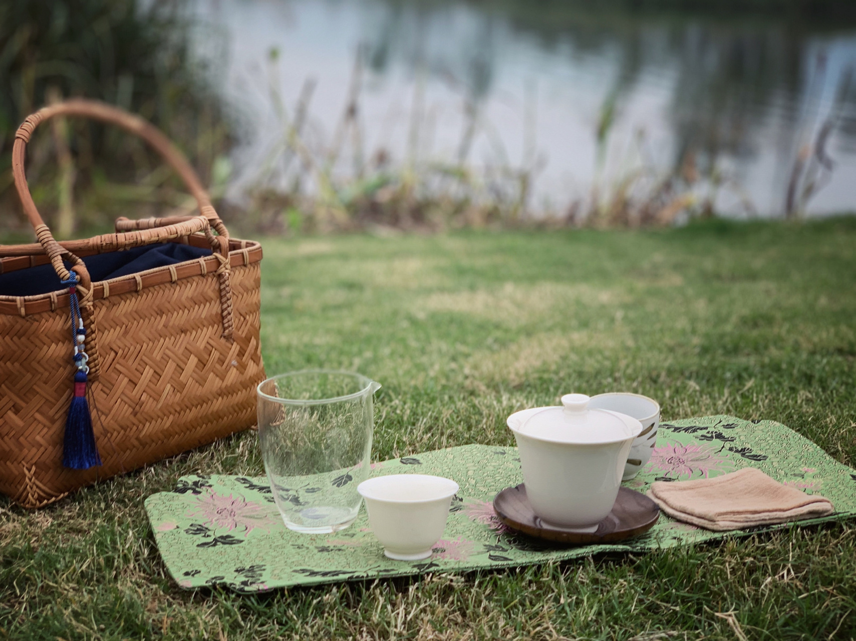 喝茶|如何去户外摆茶席 今天跟朋友约了去湿地喝茶,因为要走很多路