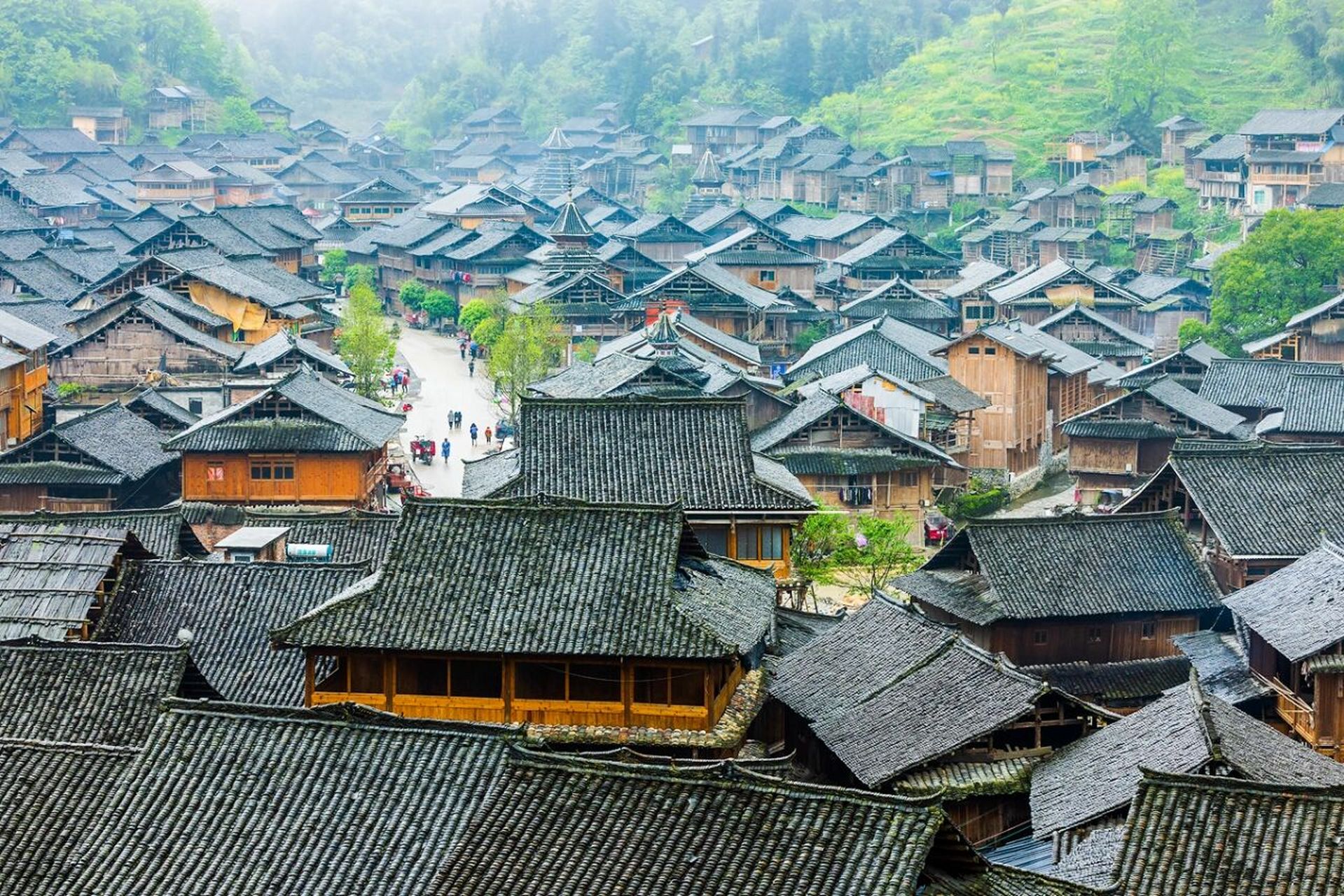 一般的旅游团很少会安排黄岗侗寨,因为到了黔东南的榕江从江黎平一带