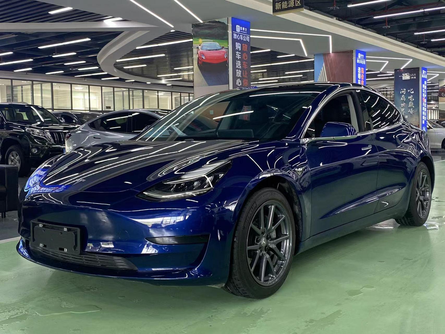 20款特斯拉model3标续后驱升级版 ,选深海蓝车漆 20年6月上牌  粤b