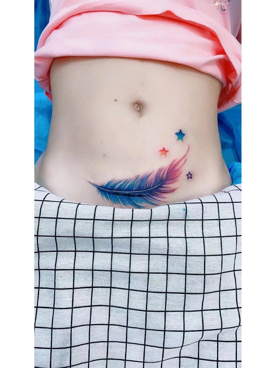 tattoo work - 剖腹产疤痕遮盖羽毛 给顾客设计的剖腹产疤痕遮盖纹身