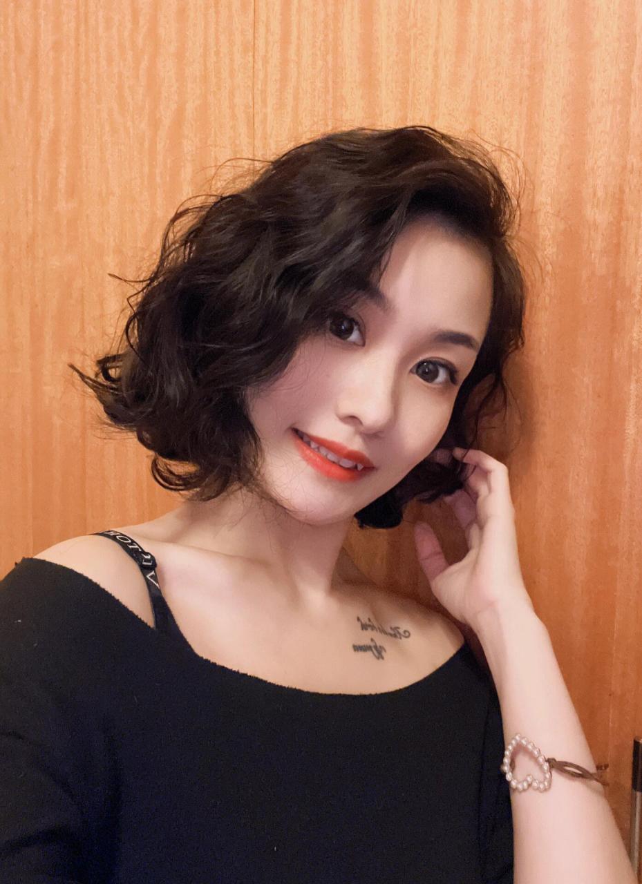 齐肩发蓬松慵懒, 发蓬松烫发 a因为蓬松饱满的发型会让人感觉很温暖