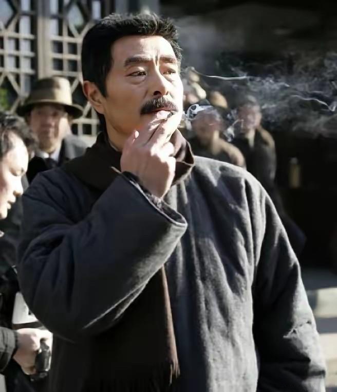 要投诉也要投诉周树人抽烟啊!