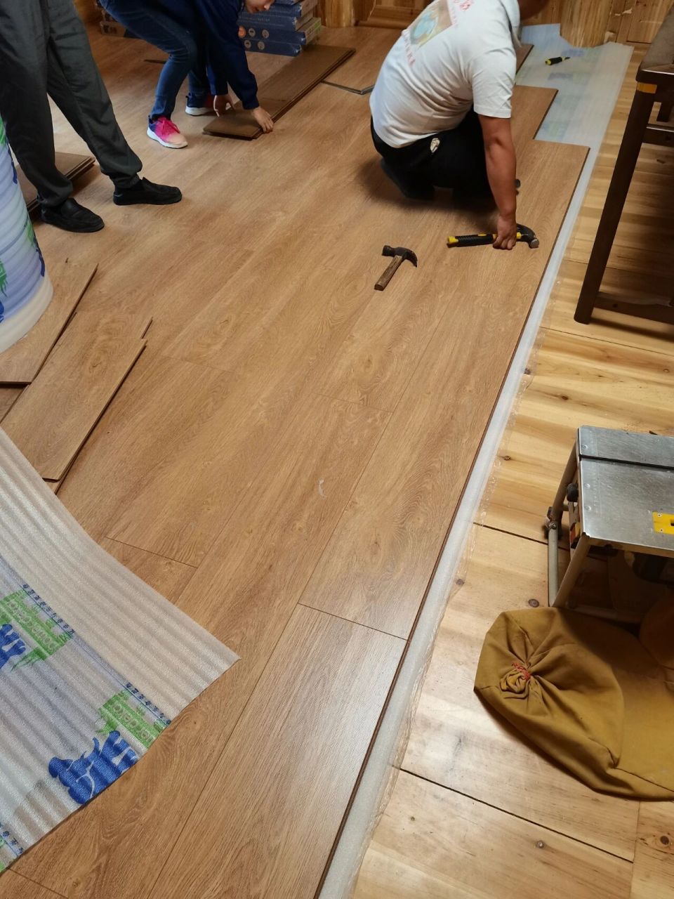 圣象地板br6183,原木风,给你温暖!