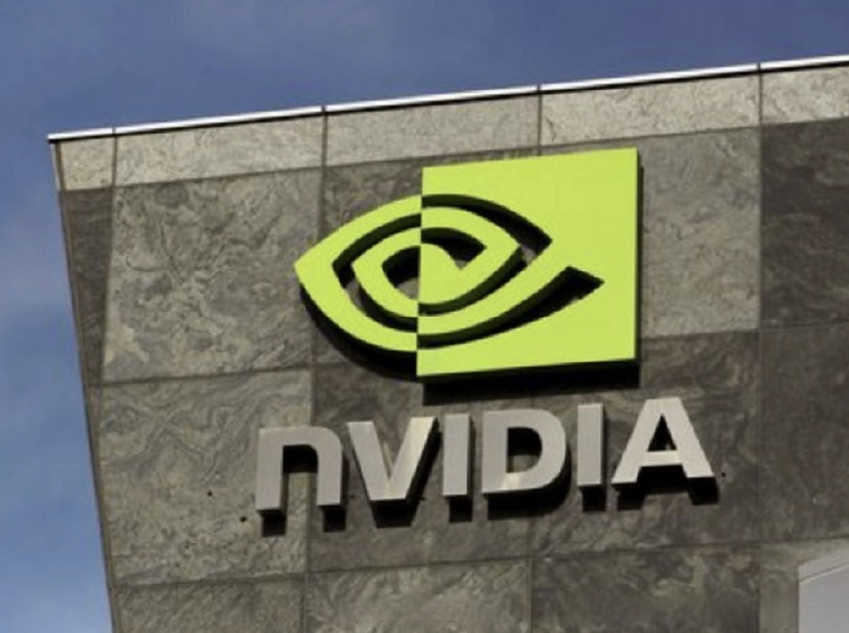 【#英伟达q2全面超预期# 分析师:28年前的互联网繁荣重现】英伟达今日