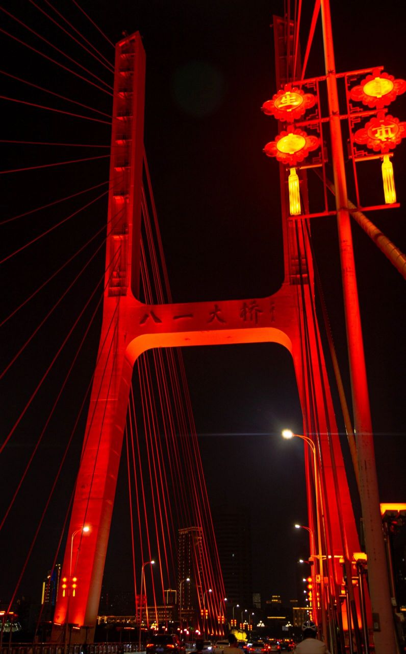 南昌八一大桥   不同拍摄角度的南昌八一大桥~ 绕着它拍了一圈哈哈哈