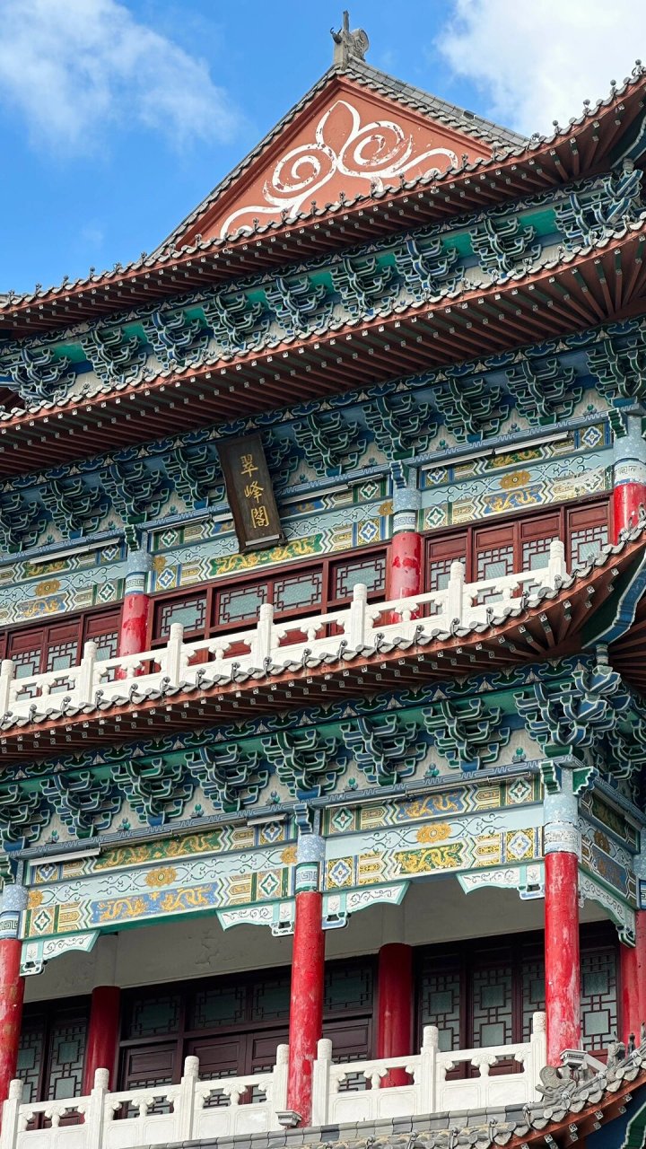 双鸭山 翠峰山 立秋爬爬山,这小松鼠也太胖乎了