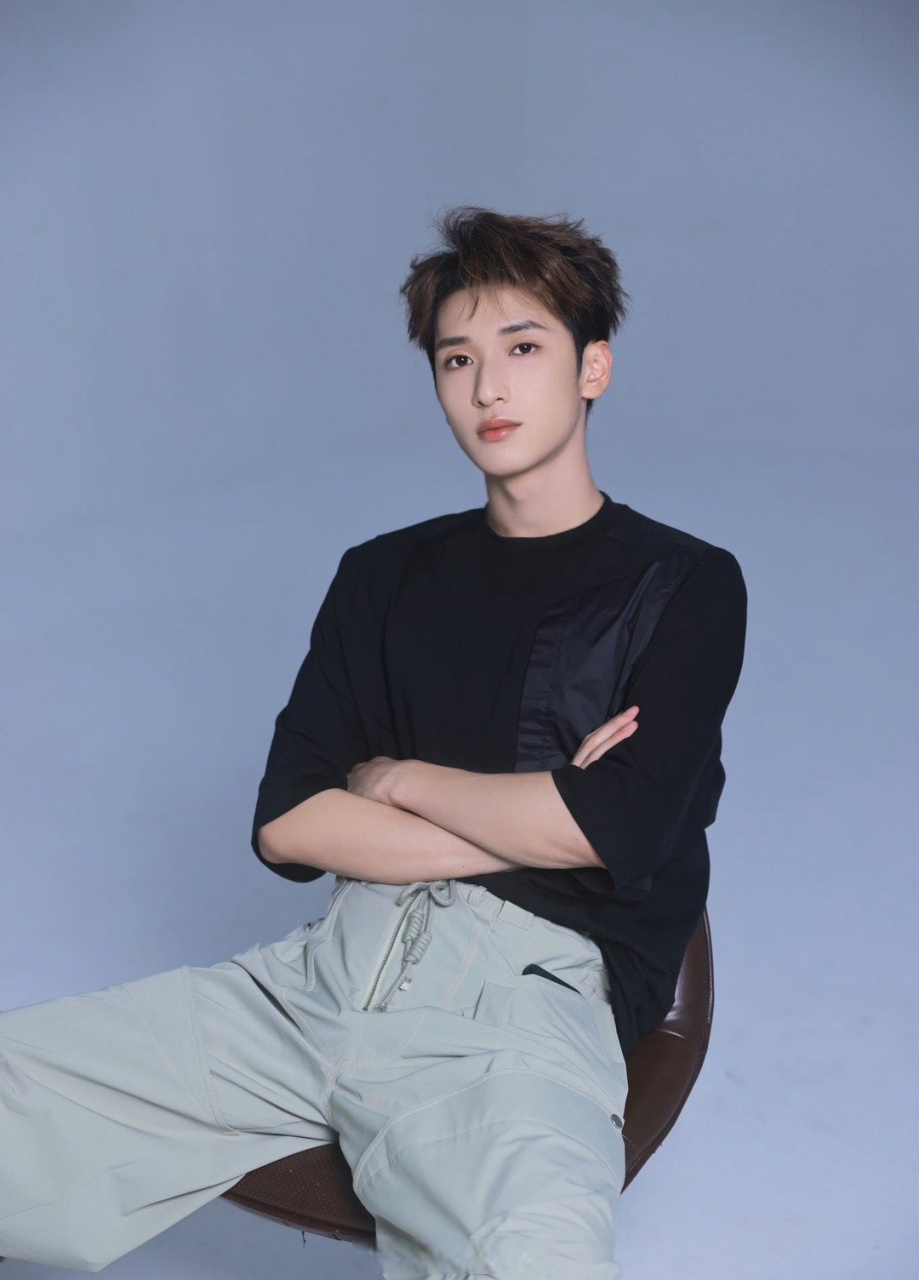 #素颜的严浩翔#素颜也这么帅啊,严浩翔360度无死角的抗打,好伟大的一