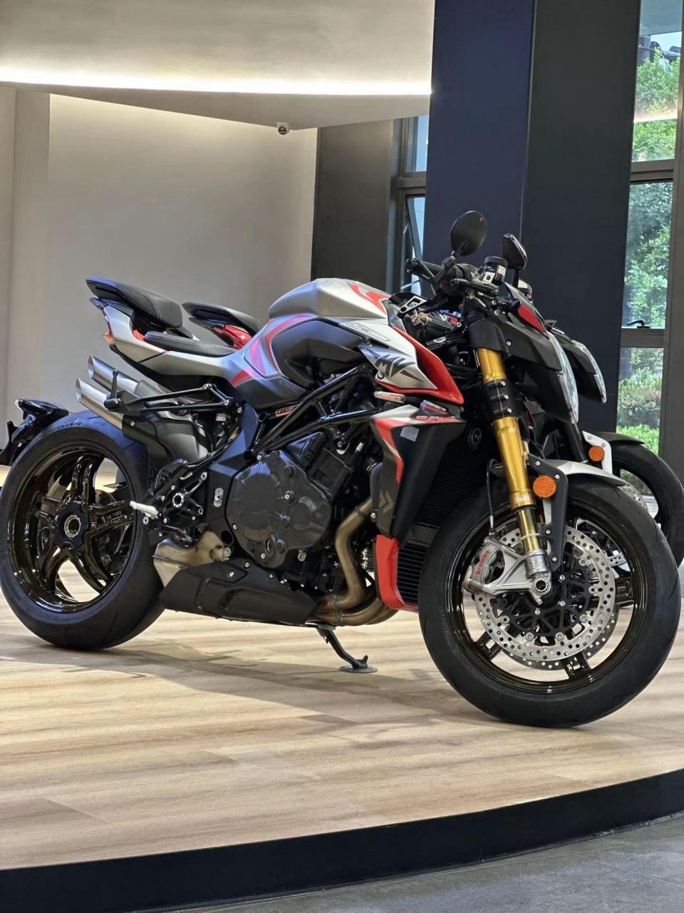 暴徒1000rr 纽博格林限量版,全球限量150台,中国限量10台,仅剩下现车