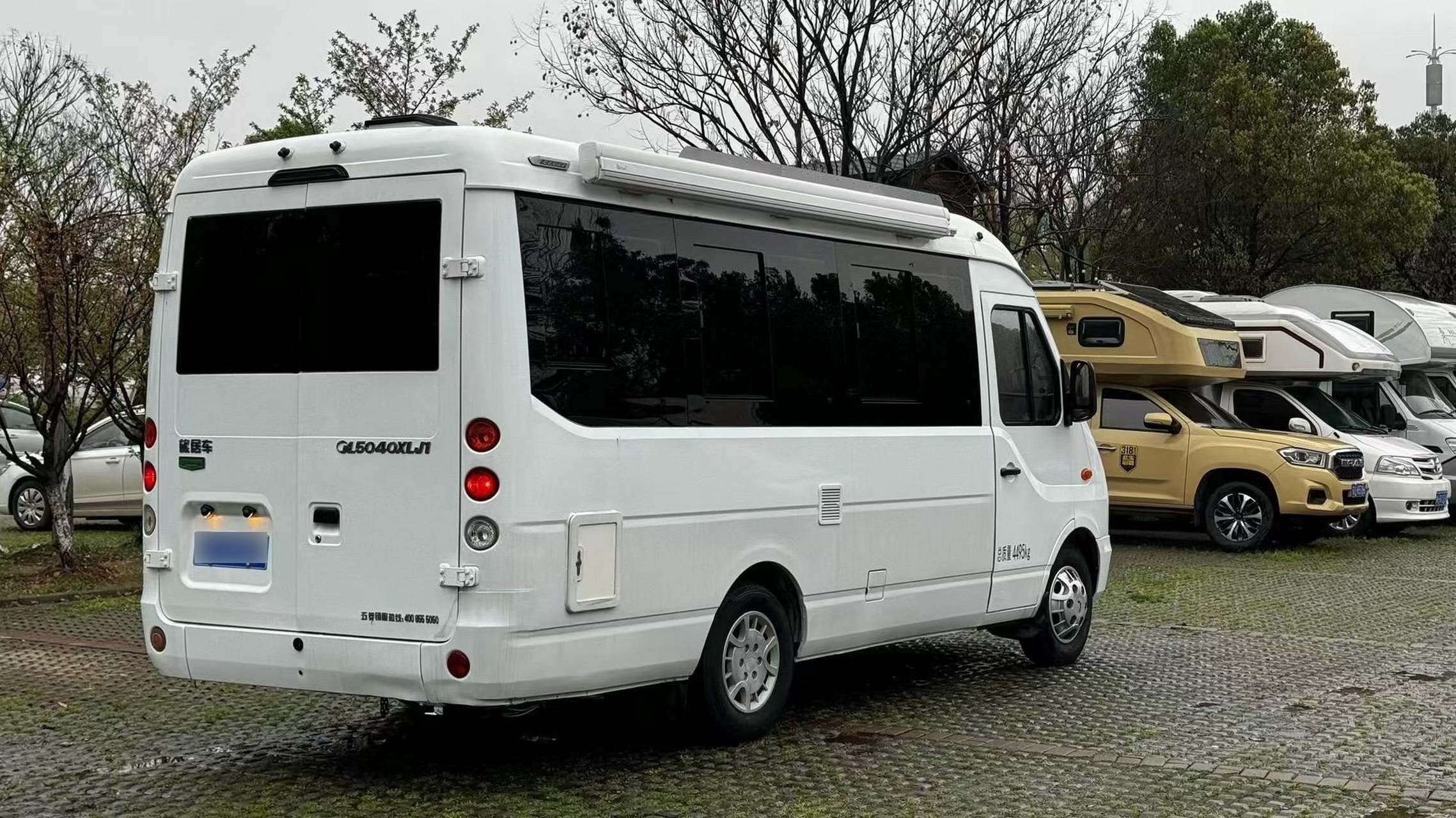 8万 五菱小巴士房车  具体信息如下: 【上牌时间】2021年 【排量标准