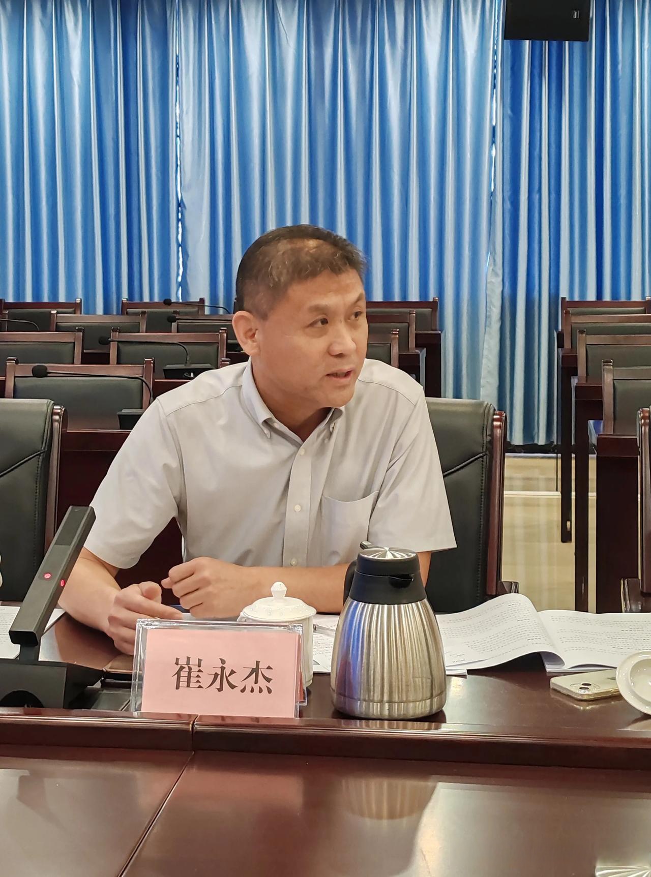 成功的路上, 没有人叫你起床, 也没有人为你买单