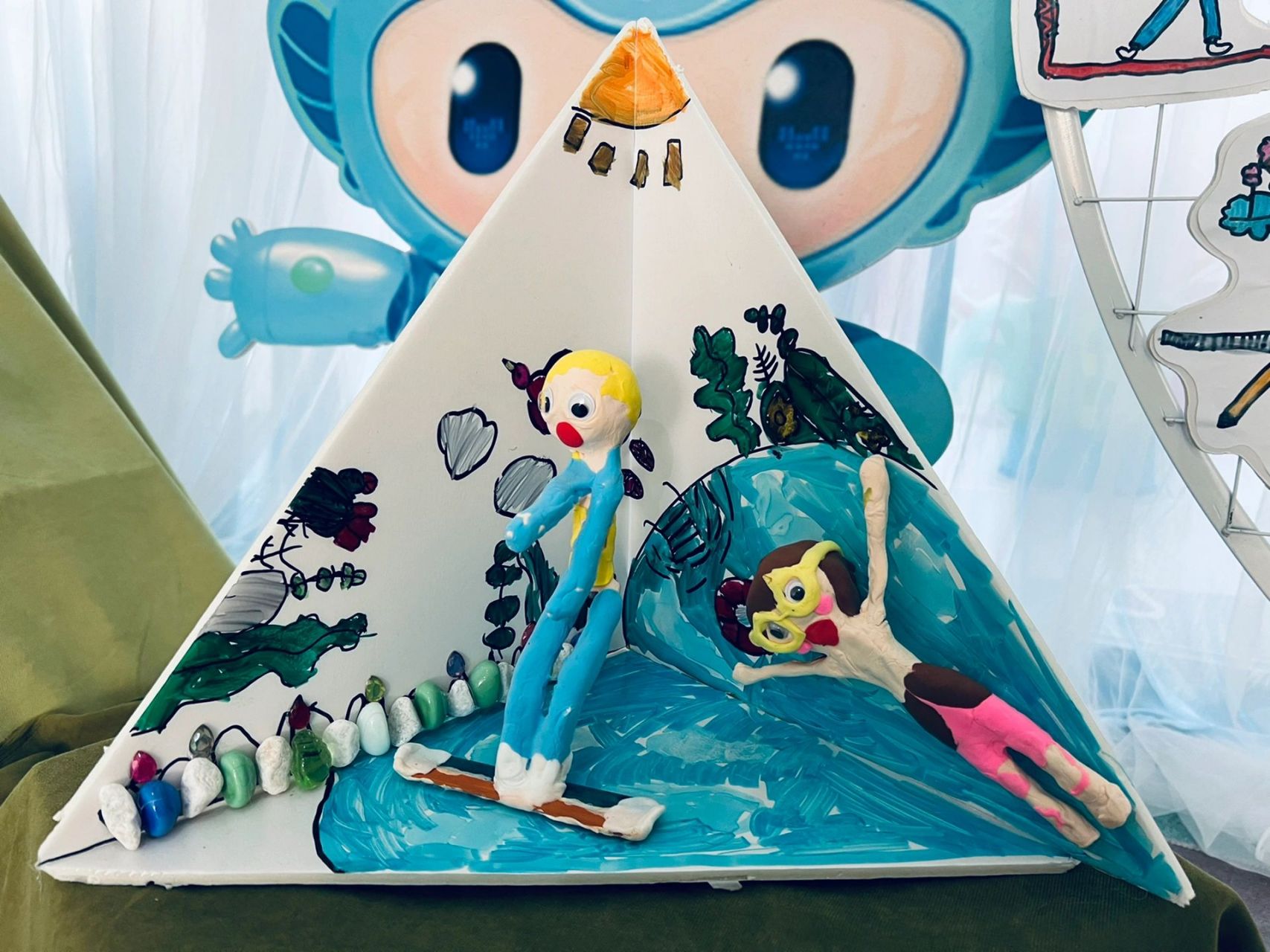 幼儿手工:超轻粘土运动小人(水上 田径)     图1:撑杆跳;跳远;铅球