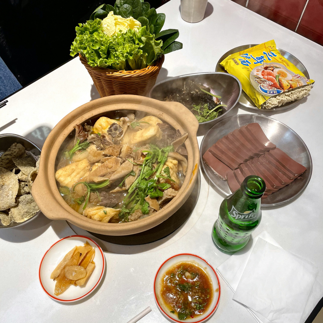 郑州美食 | 正弘城 | 发哥与财叔牛杂煲 92:发哥与财叔牛杂煲(正弘