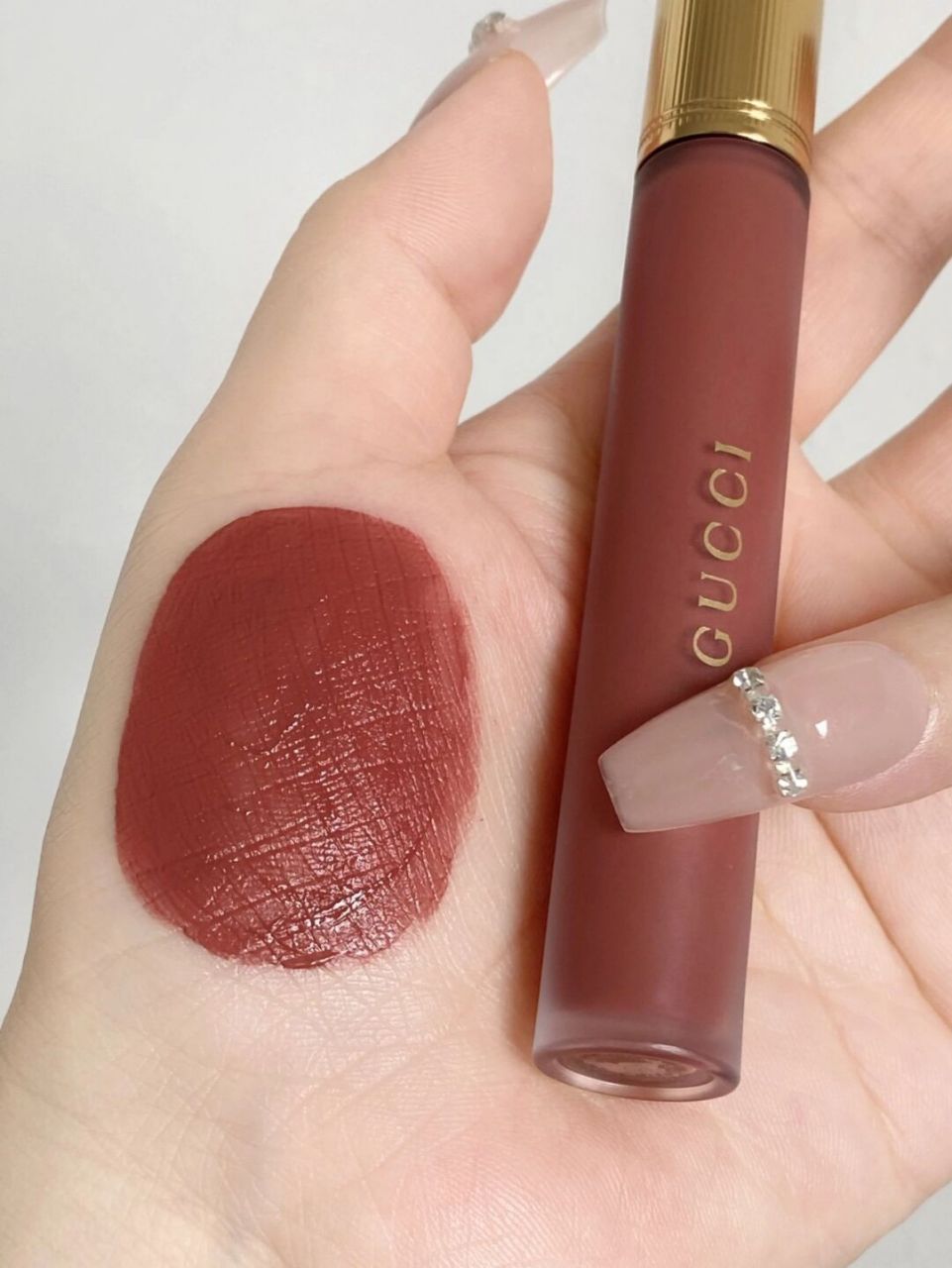 枯木玫瑰豆沙好温柔78gucci 新品唇釉 203 新品来了 这批新品中很