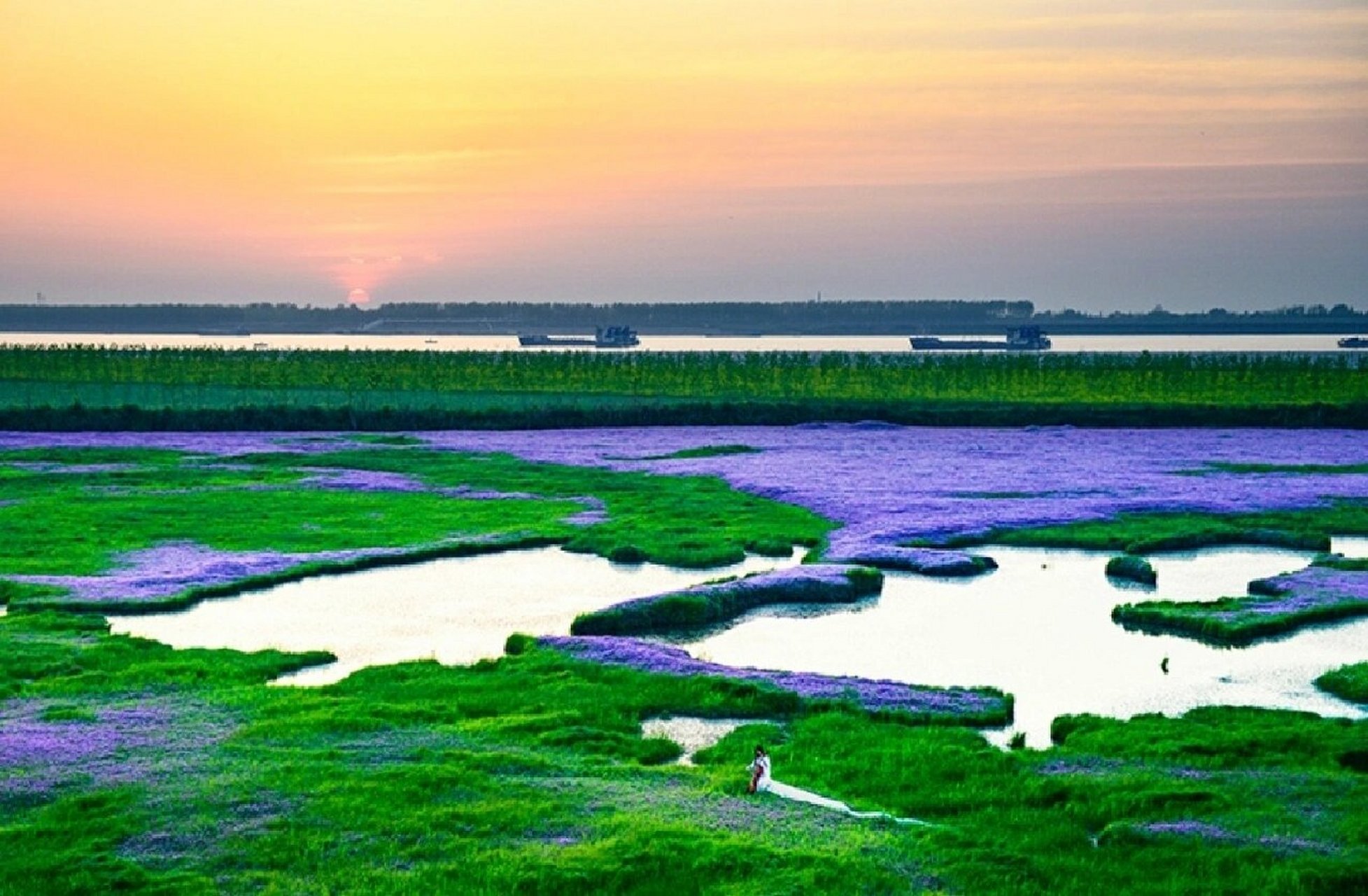 洞庭湖的变迁 洞庭湖位于湖南省,面积小于江西省的鄱阳湖,是我国第二