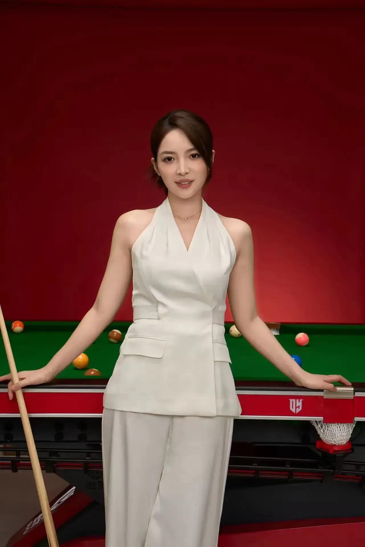 实话实说很多人爱看潘晓婷的比赛都是冲着她精致的五官姣好的面容
