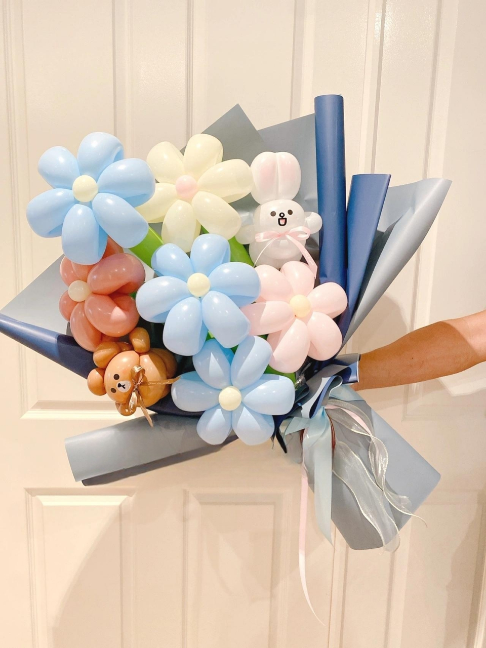 粉蓝气球花束|定制气球飘空|墨尔本直送 定制公仔气球花束  定制姓名