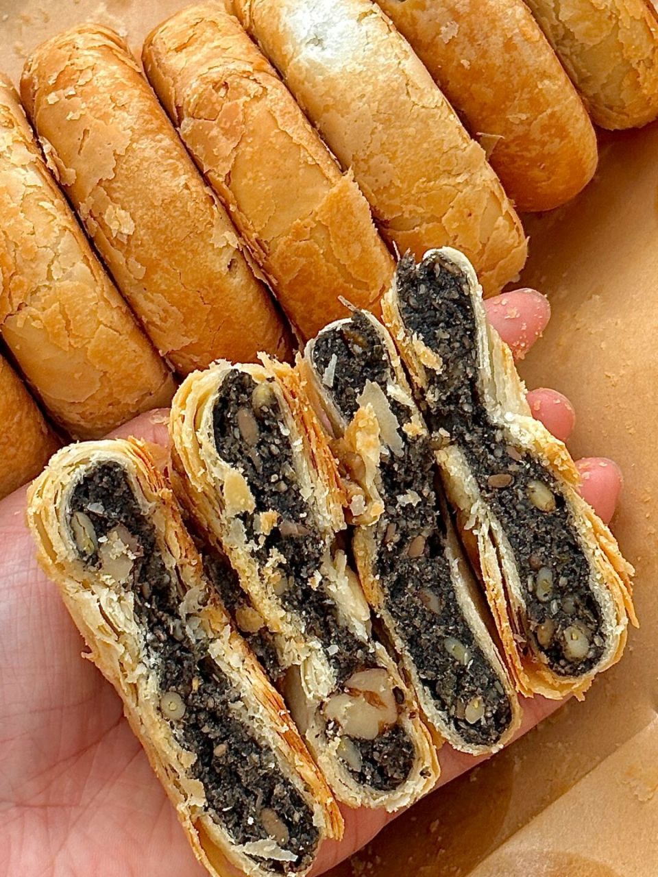 hahaha中秋节还没到已经收到月饼了04 这个宁海老月饼真的好吃!