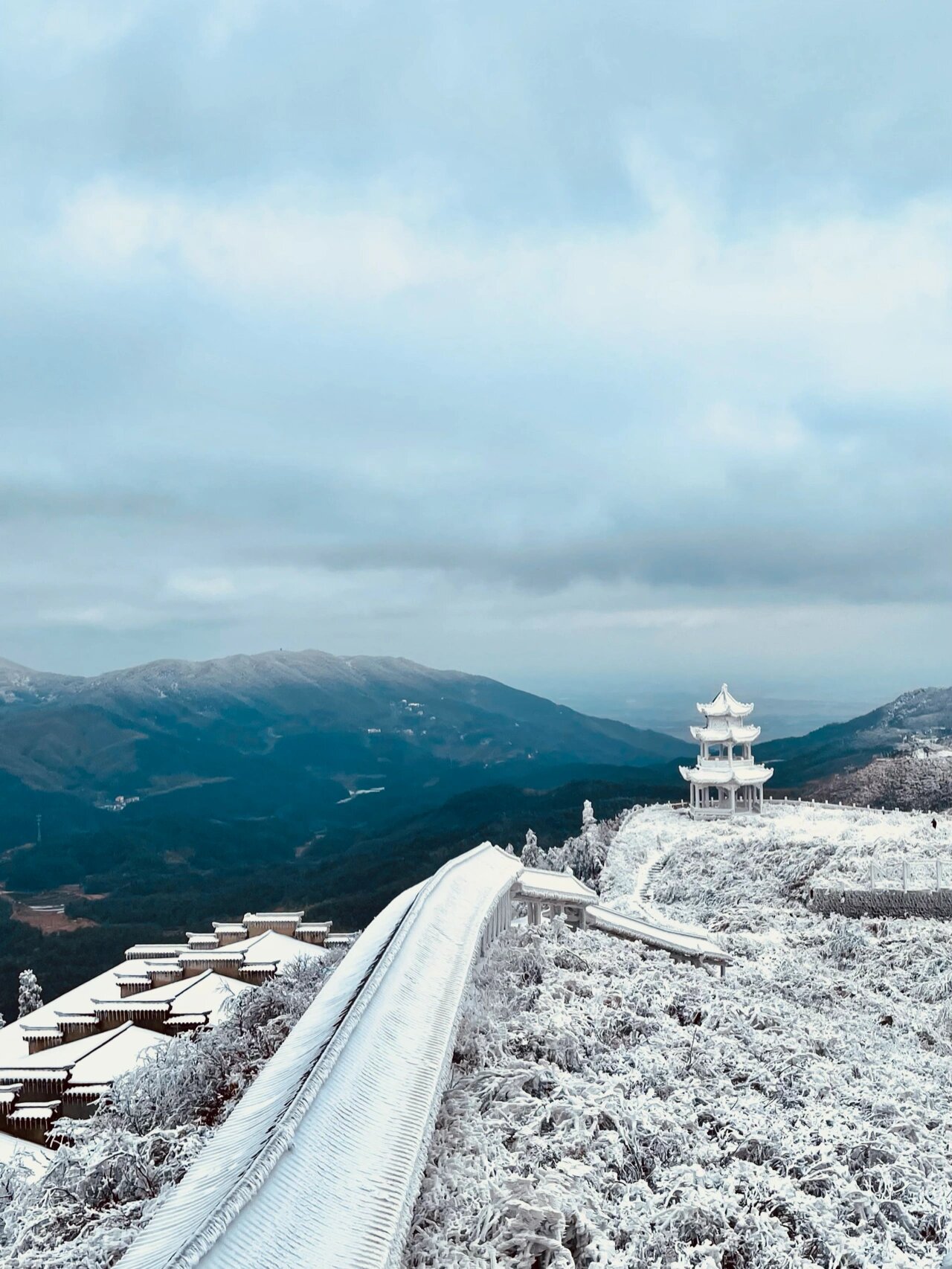 梅岭山顶观景台图片