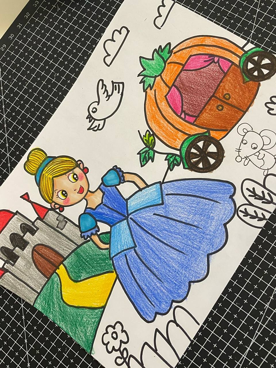 每日一画|灰姑娘 颜色还没涂完