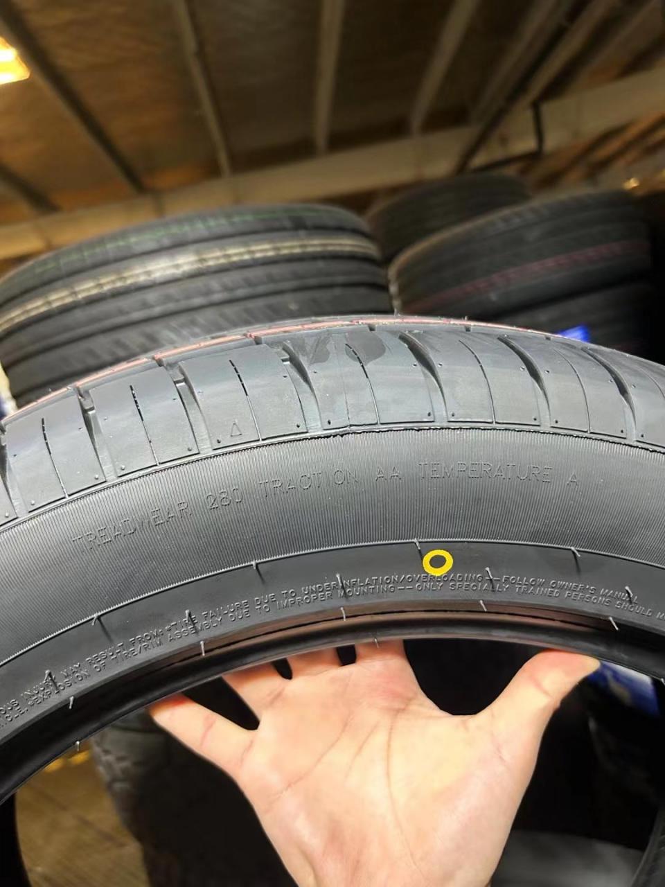 欧威森2355519  城市suv轮胎 适配车型:奔驰glc/奥迪q5/沃尔沃xc60