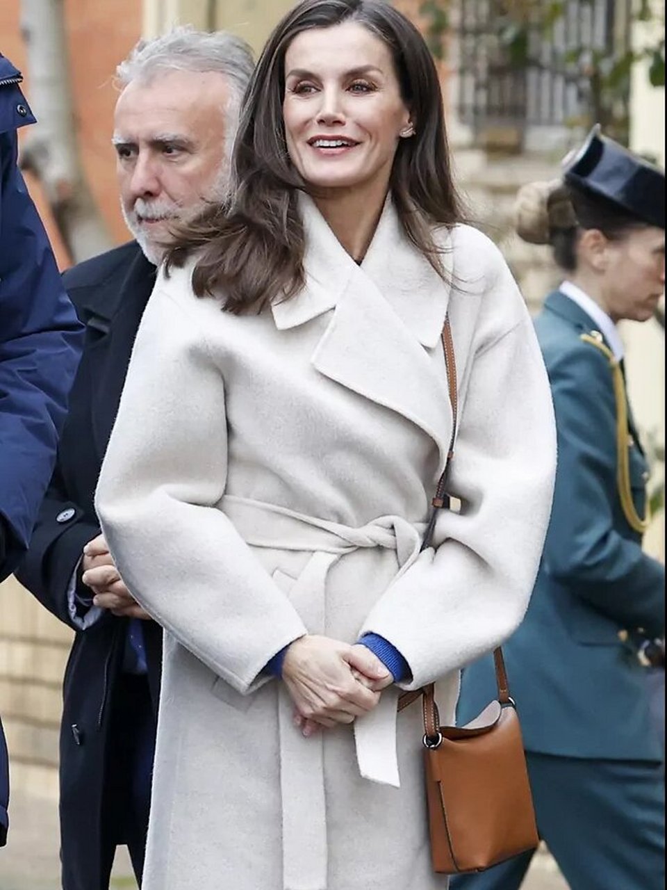 西班牙王后letizia02ortiz02莱蒂齐亚-奥尔蒂斯最新大衣时尚穿搭