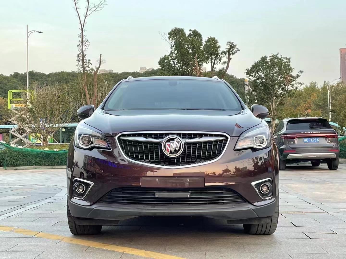 2.0t车型轿车