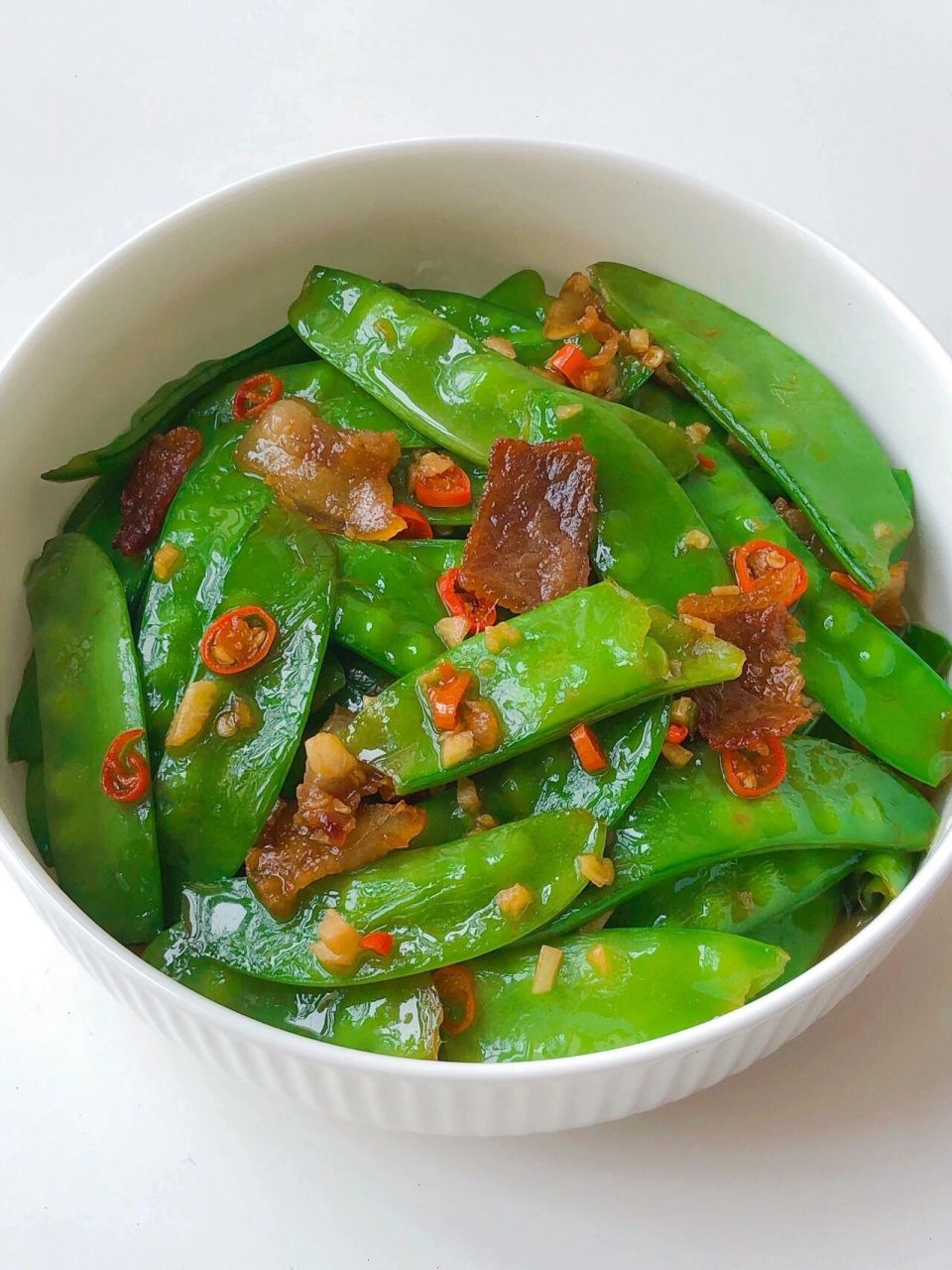 有手就会做的荷兰豆炒肉,清脆爽口 今天分享一道清脆爽口的家常菜