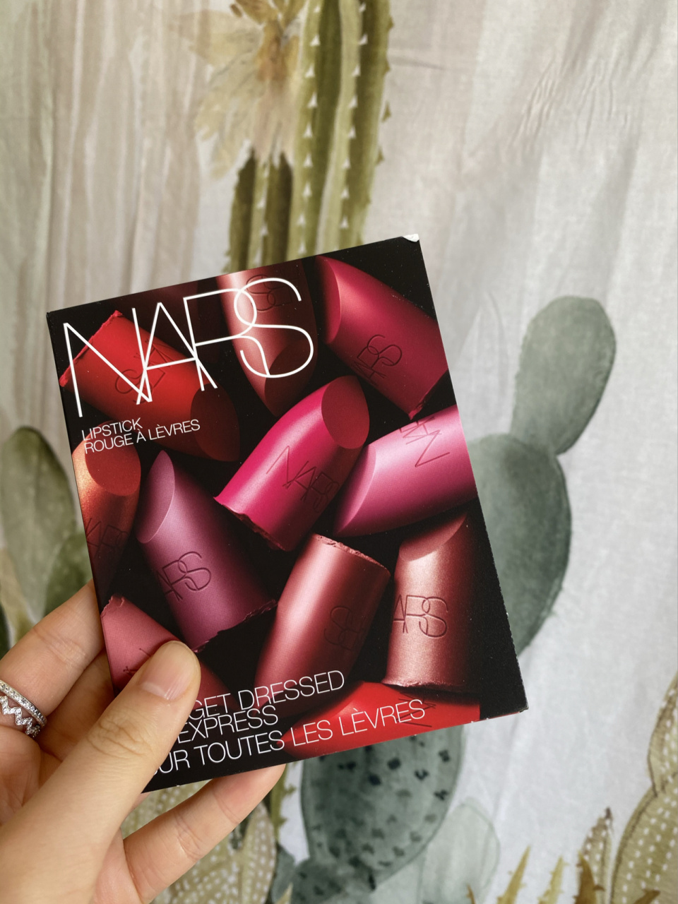 nars免费的样本到了 前几天在nars官网注册了拿免费的样本的活动.