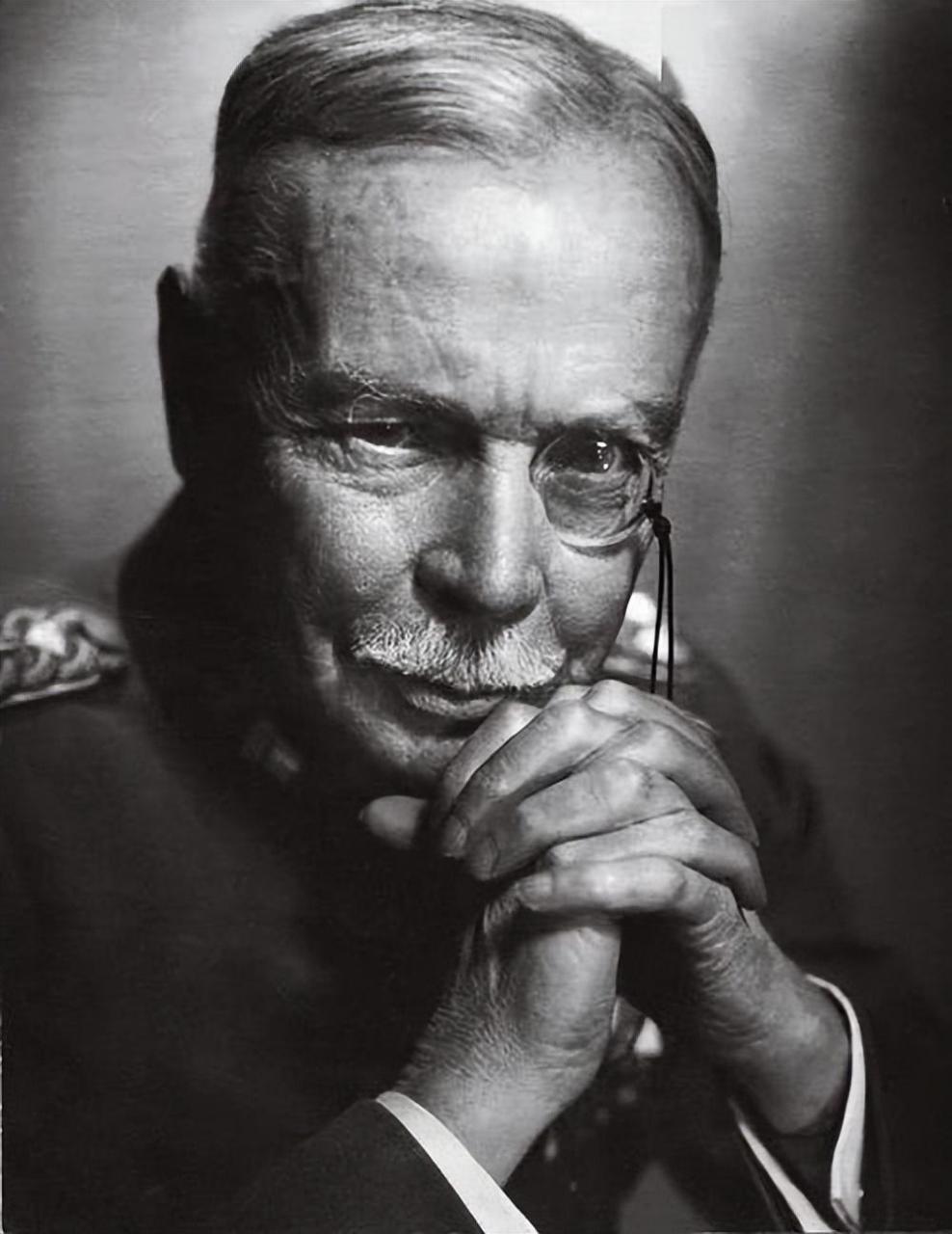 老蒋军事顾问塞克特 汉斯·冯·塞克特是德国历史上最杰出的军事统帅