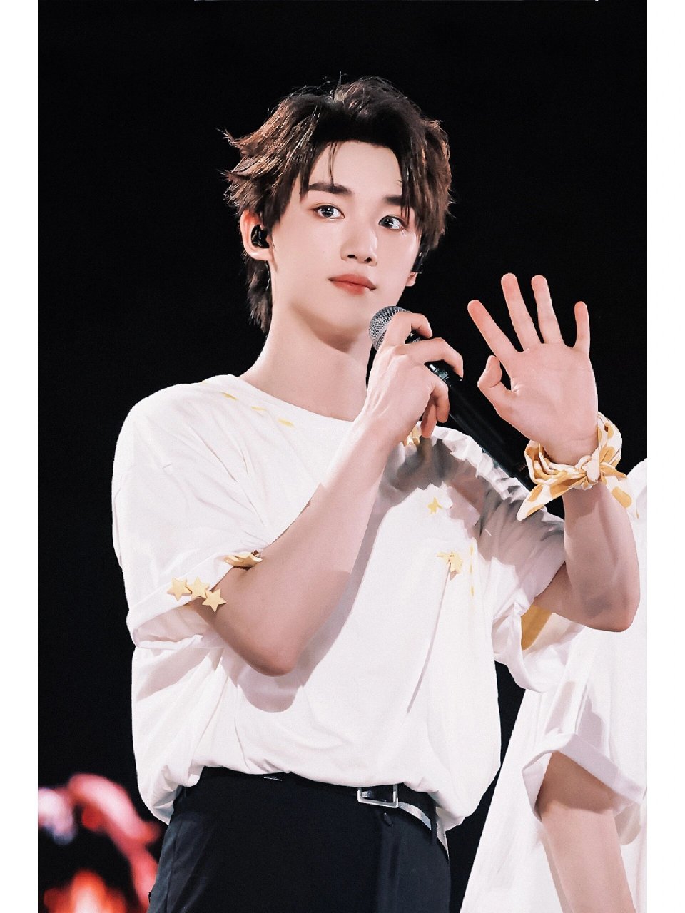 丁程鑫·满身星星05演唱会56615·壁纸58 真的好喜欢这套啊!