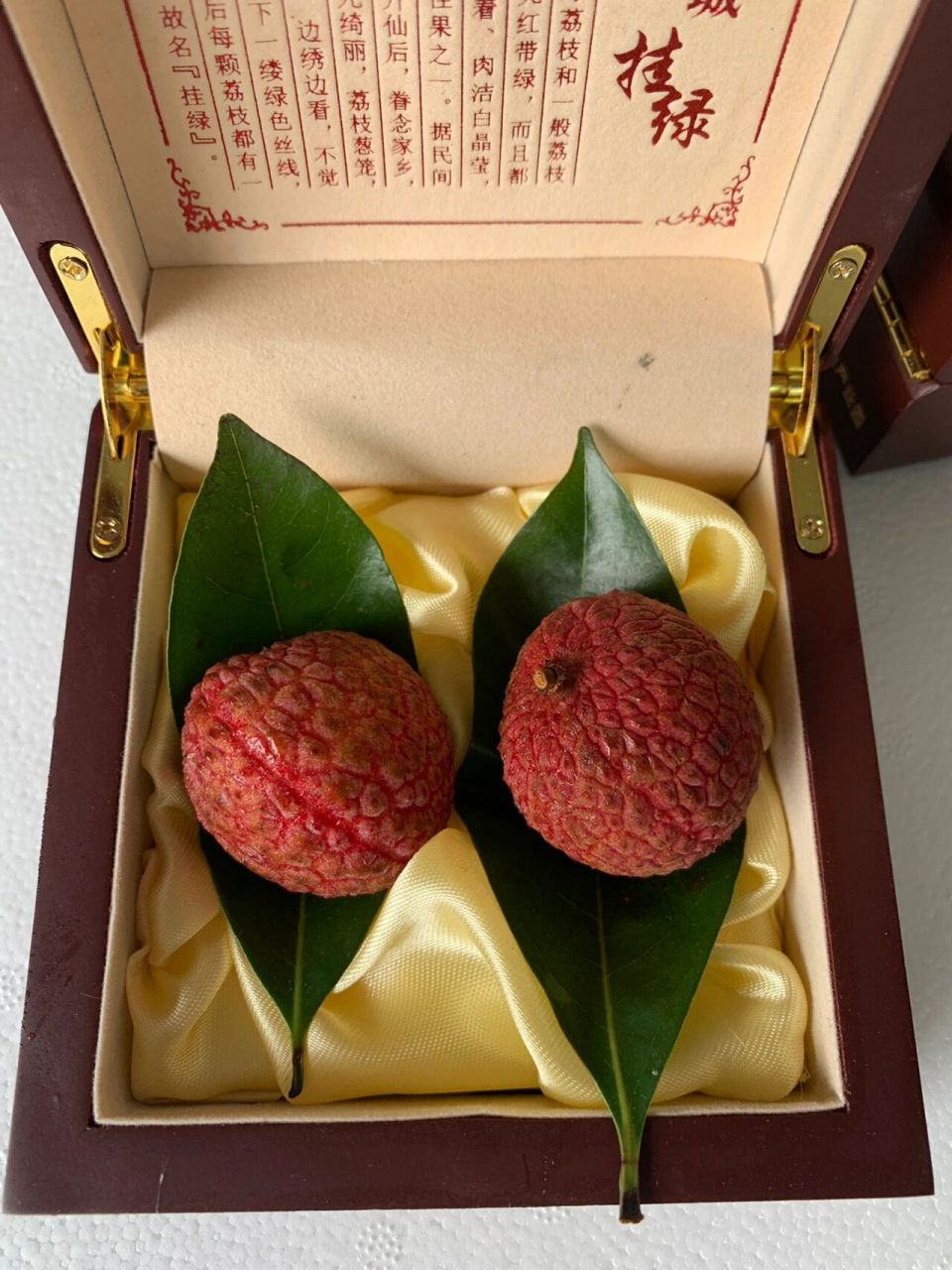 这种荔枝往往都是按粒来卖的,在清朝的时候还曾是皇室贡品,在早几年的