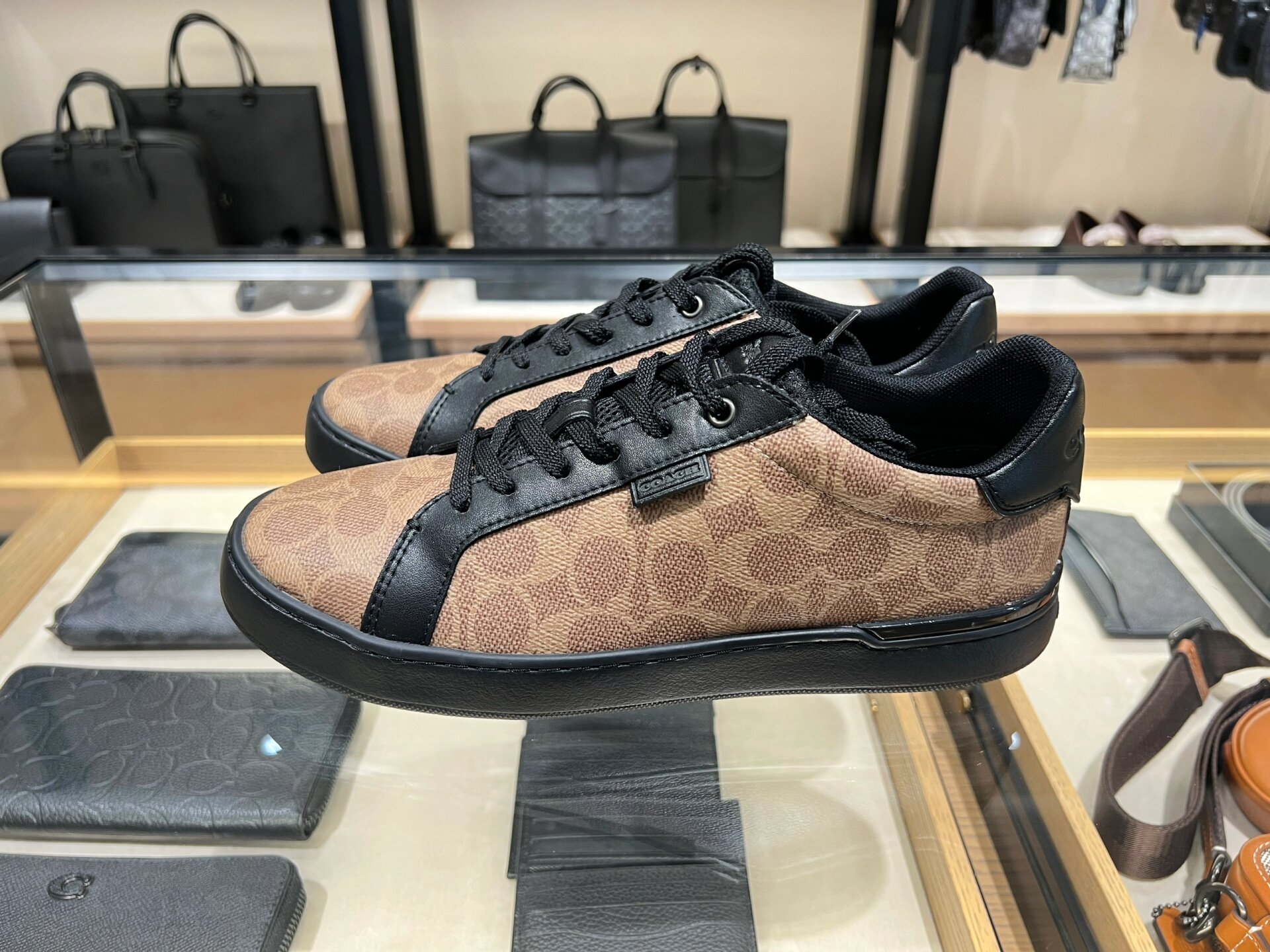 coach蔻驰 经典男鞋05