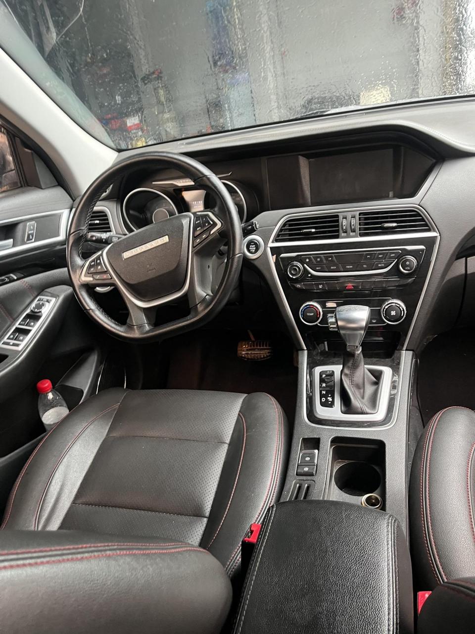 最新到店17年猎豹cs10,当年买十多万,外观内饰崭新,8万多公里,费用