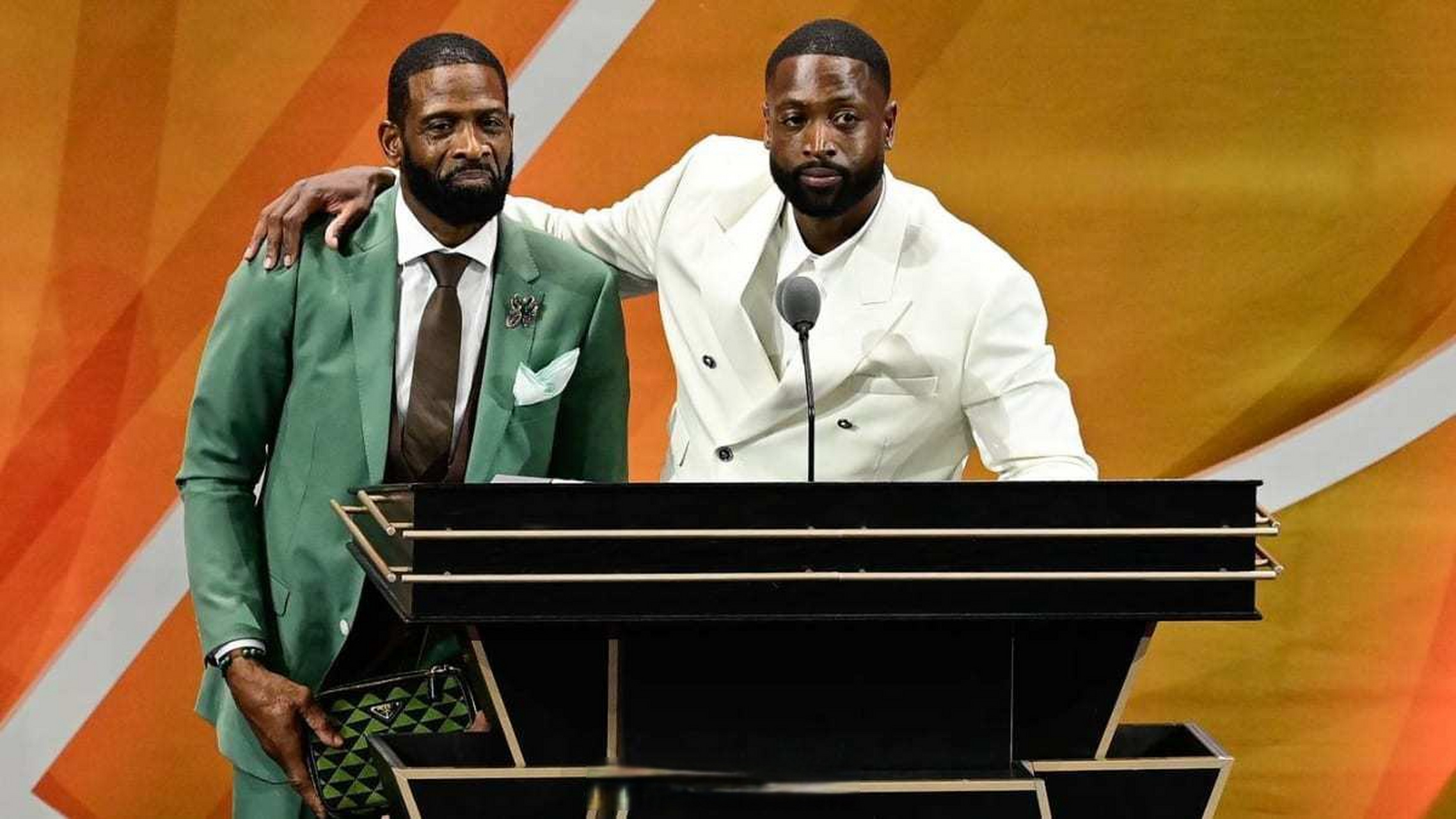 韦德在昨日名人堂演讲向父亲说: 『 我们拥有相同的梦想,也有同样的