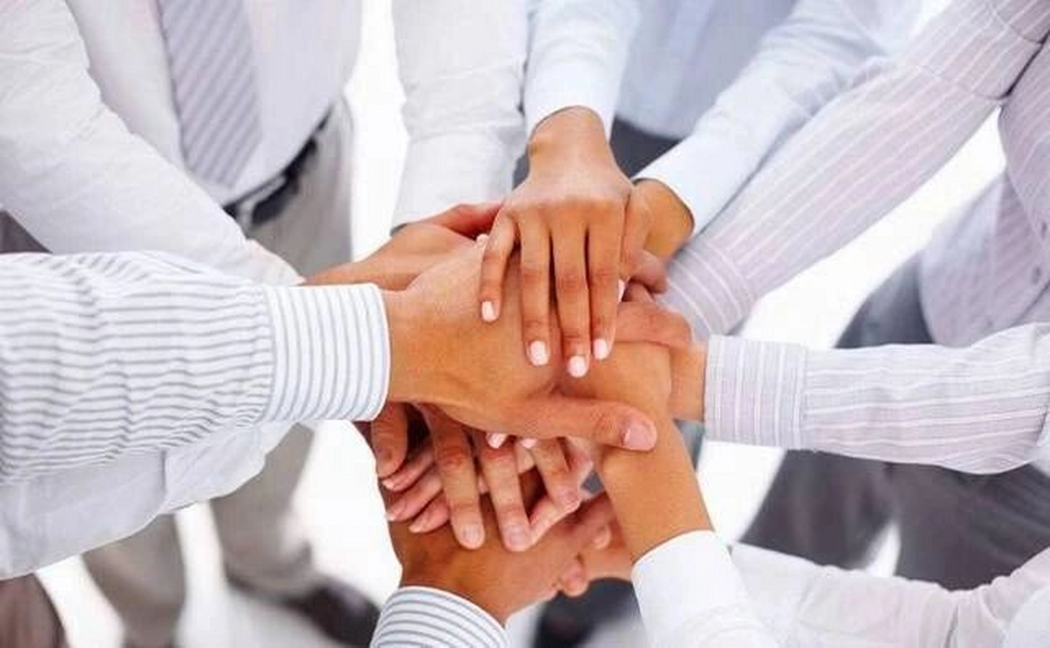 团队不仅强调个人的工作成果,更强调团队的整体业绩.