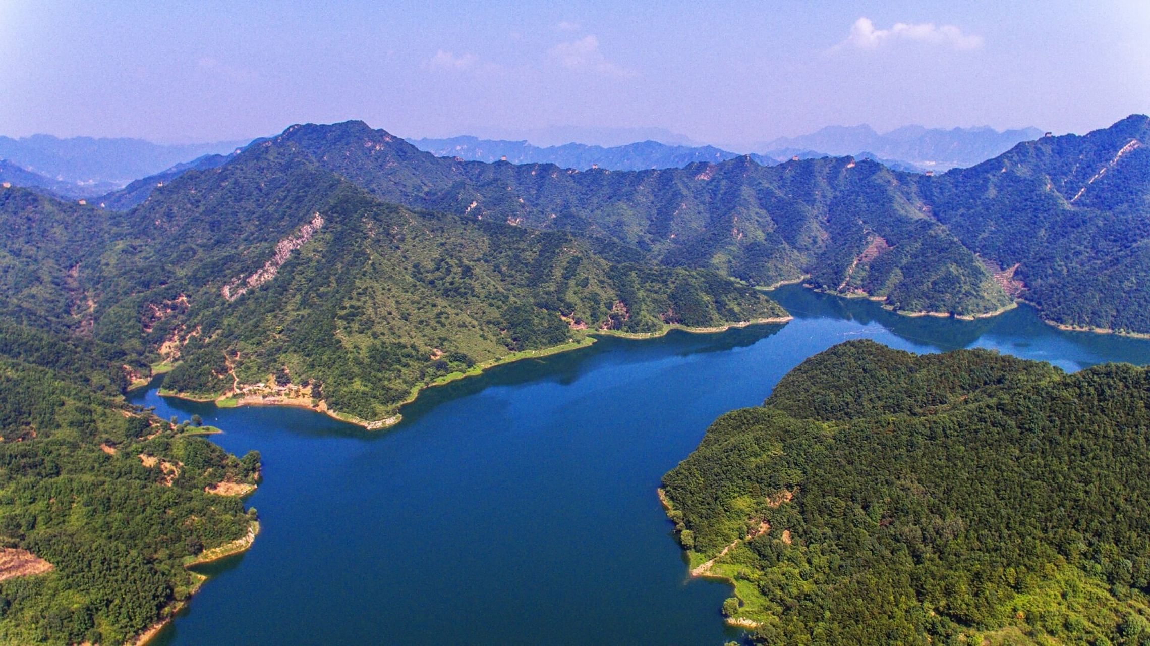 适合自驾游,够大,够野,够狂 大黑汀水库水库位于唐山市迁西县,与