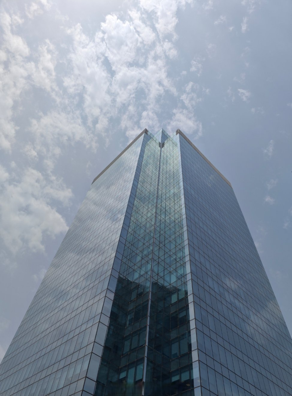 颐堤港还在风起云涌,大众进口汽车已经搬走了.