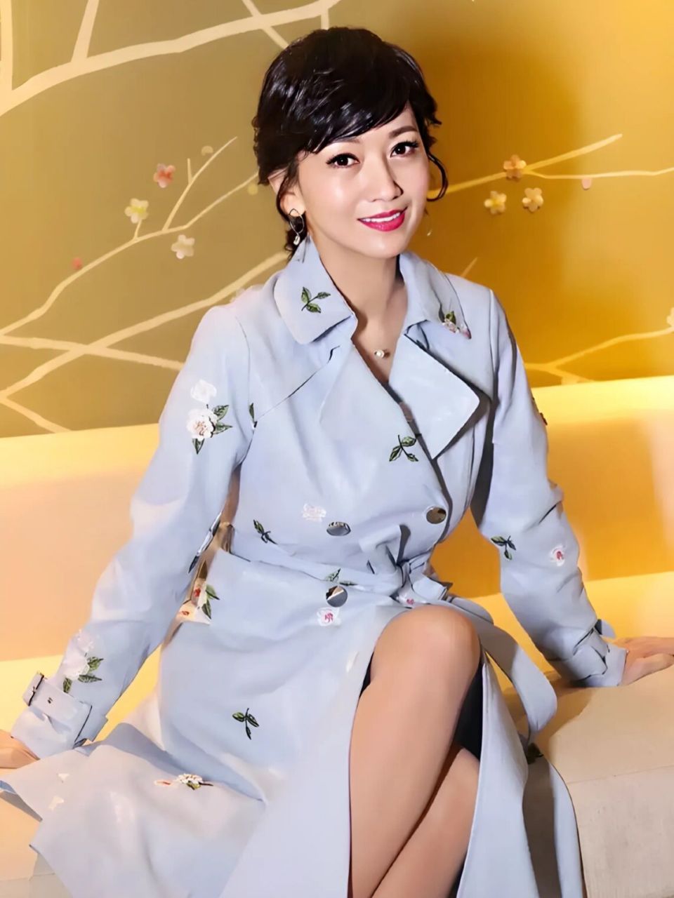 最美"白娘子"赵雅芝美图